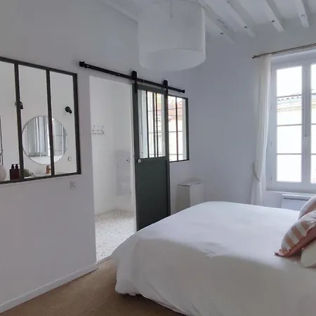 Maison d'hôtes Maison Charmeilles - La Pomerol 3*